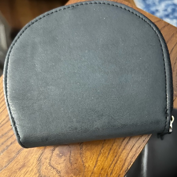 Adorable coin purse with decorative bow.  New. Never used. - Picture 3 of 6